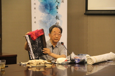 永遠跟黨走 北京服裝學院張大省談做好本職工作是黨員的責任與義務(wù)